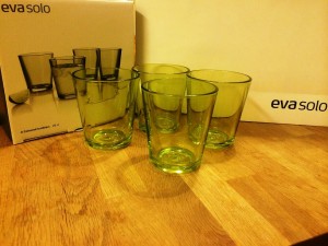 limefärgade glas